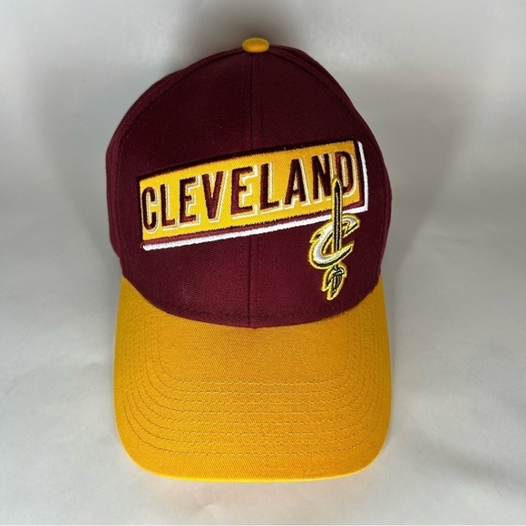 adidas Other - Cleveland Cavs snap back | Adidas